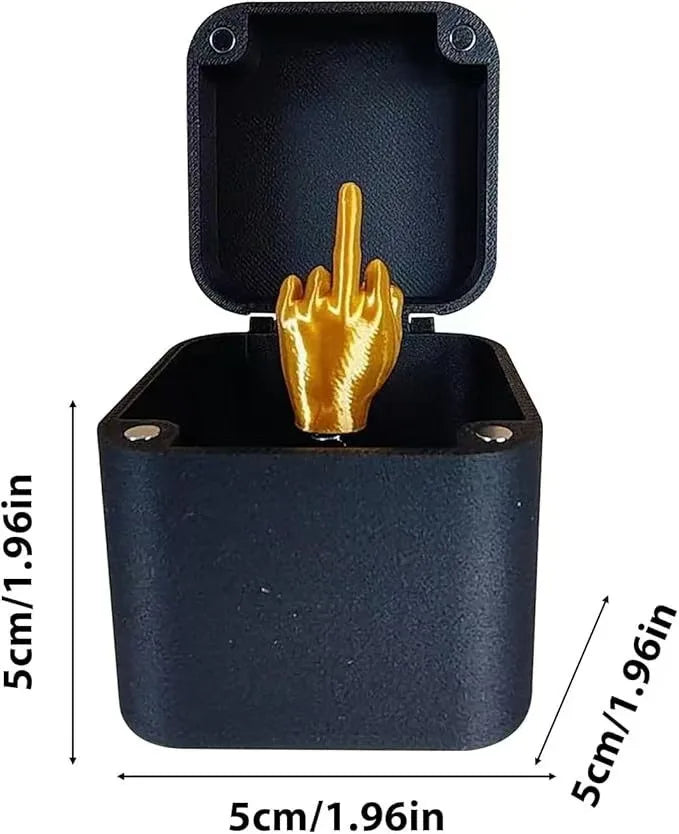 Auffällige Geschenkbox optional mit  Mittelfinger bestellbar